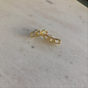 Sarah minimal chain earring